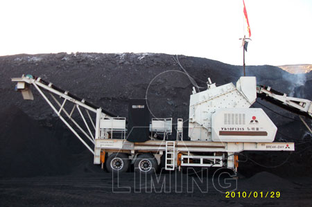 mobile crusher in use