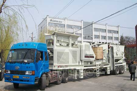 Crawler mobile crusher