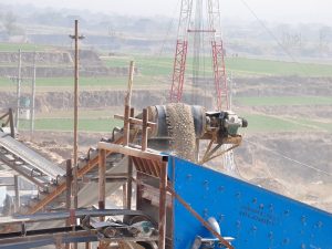 Iron ore production line jaw broken equipment