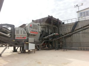 Mobile crusher and screen machine in Azerbaijan
