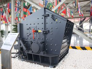 Portable jaw crusher is specially used in the limestone crushing of cement production line