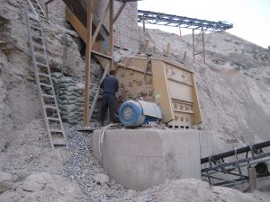 The difference between impact crusher and hammer crusher