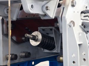 Jaw crusher spare parts replacement method and conditions