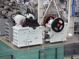 The sand making machine, artificial sand and aggregated rock reshaping area