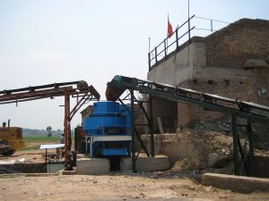 Which one should I choose between stone-on-stone and stone-on-iron? How to choose the equipment?